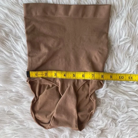 2 Pk Bundle SKIMS Seamless Sculpt High Waisted Brief Women’s Size S/M Ocher Clay - Picture 5 of 12